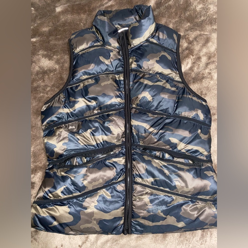 Blanc Noir puffer vest